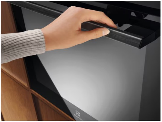 KOD8C39Z - Electrolux - 500 Serisi SteamBake Buhar Destekli Katalitik / AquaClean Temizleme Sistemli Wi-Fi 72 lt Siyah Ankastre Fırın
